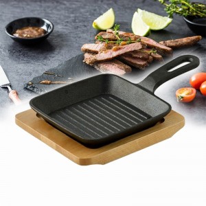 FRIGIDEIRA QUADRADA GOURMET DE FERRO FUNDIDO PRETO