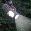 LÂMPADA ANTIMOSQUITOS, LANTERNA E FOCO PORTÁTIL 3 EM 1