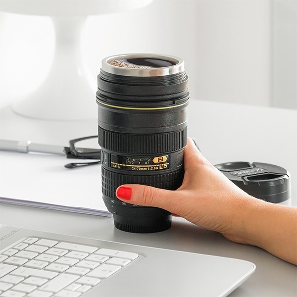 CANECA TÉRMICA COM TAMPA LENTE PRETA